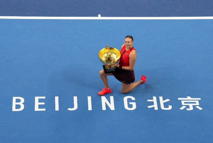 有三人夺得, HuTwA, 斯特恩斯 有三人夺得, HuTwA, 斯特恩斯